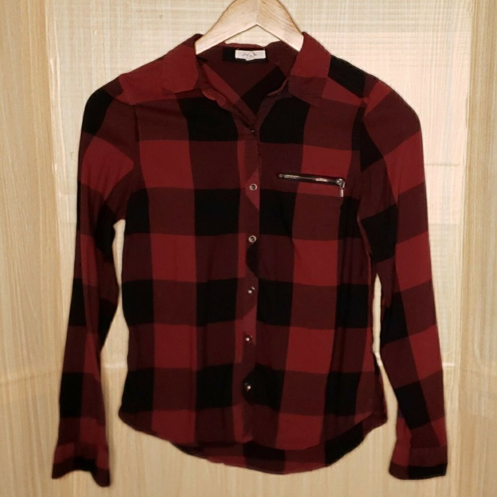 Maurices Womens Black Red Buffalo Check Long Sleeve Flannel Small